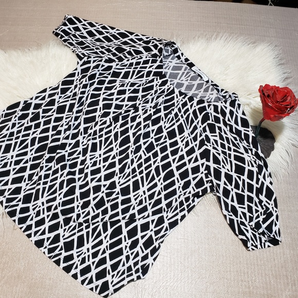 Liz Claiborne Tops - Liz Claiborne Top black and white stretchy